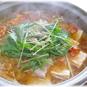 豚バラ肉とごぼうと豆腐のキムチ鍋